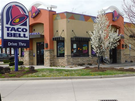 Taco bell ohio - 27171 Oakmead Dr. Perrysburg, OH 43551. (419) 874-0369. Order Online Order Delivery. Get Directions.